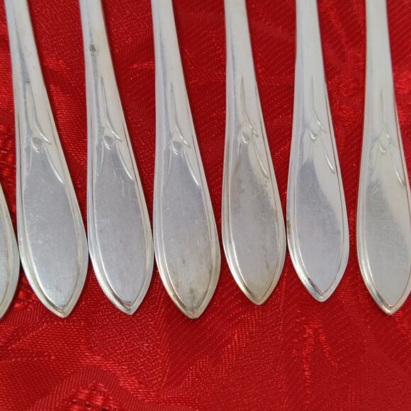 11X WM Rogers Silverplate Flat Butter Spreader Knife Cocktail Forks Pickwick - Picture 7 of 13